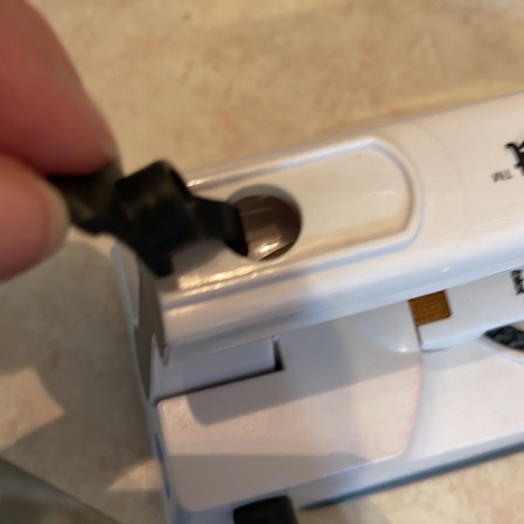 Voltage Valet Travel Iron - Picture 6 of 9